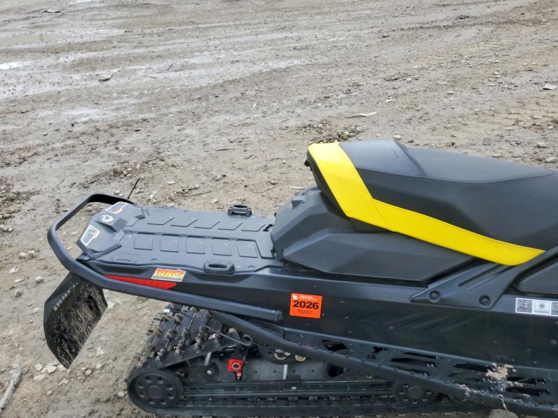 47392696 :رقم المزاد ، 2BPSMBMB8MV000190 vin ، 2021 Ski-doo Renegade Adrenaline مزاد بيع