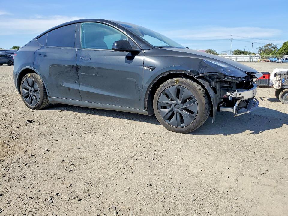 Продажа на аукционе авто 2025 Tesla Model Y, vin: 7SAYGDED6SF248746, номер лота: 46218266