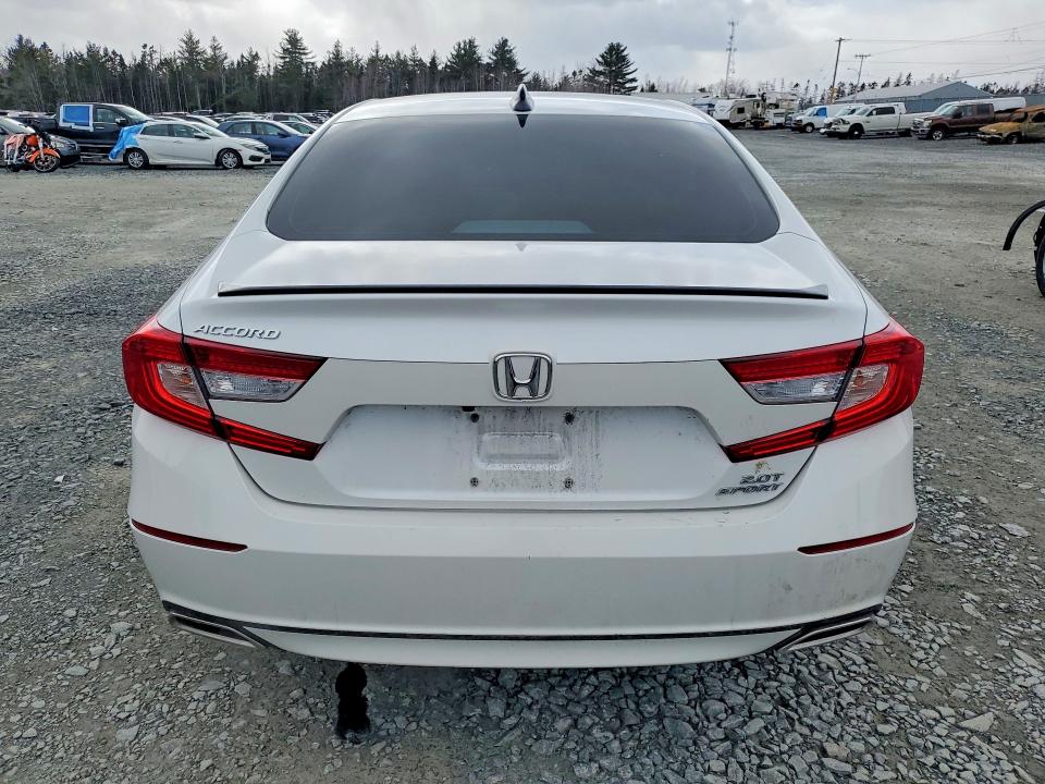 46723326 :رقم المزاد ، 1HGCV2F39NA800665 vin ، 2022 Honda Accord مزاد بيع