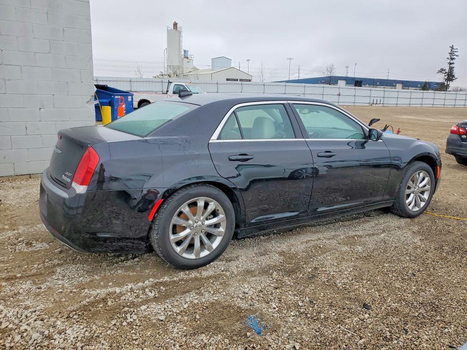 Продажа на аукционе авто 2017 Chrysler 300, vin: 2C3CCARG4HH606908, номер лота: 45621176
