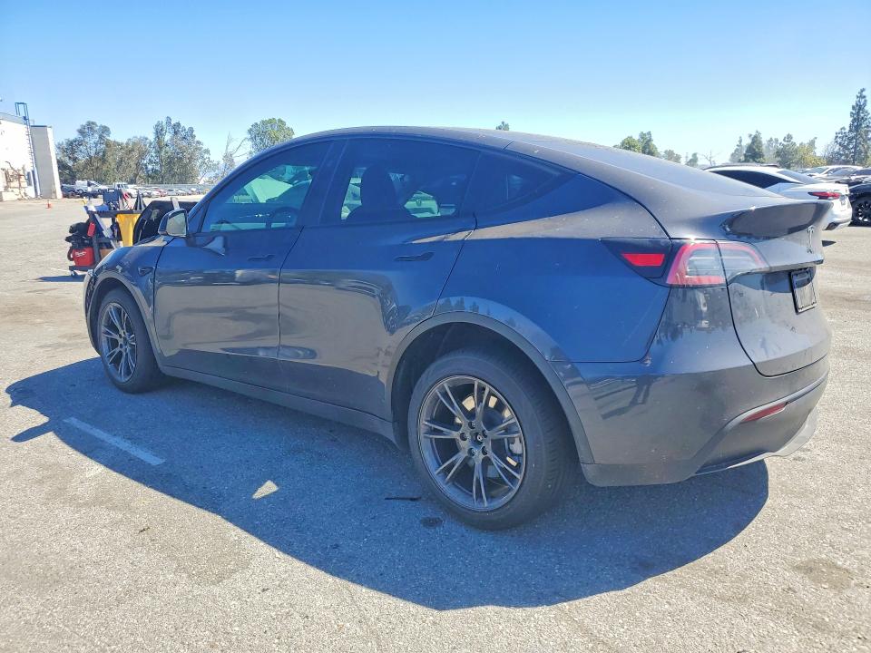 42009016 :رقم المزاد ، 7SAYGDED9RF200085 vin ، 2024 Tesla Model Y مزاد بيع