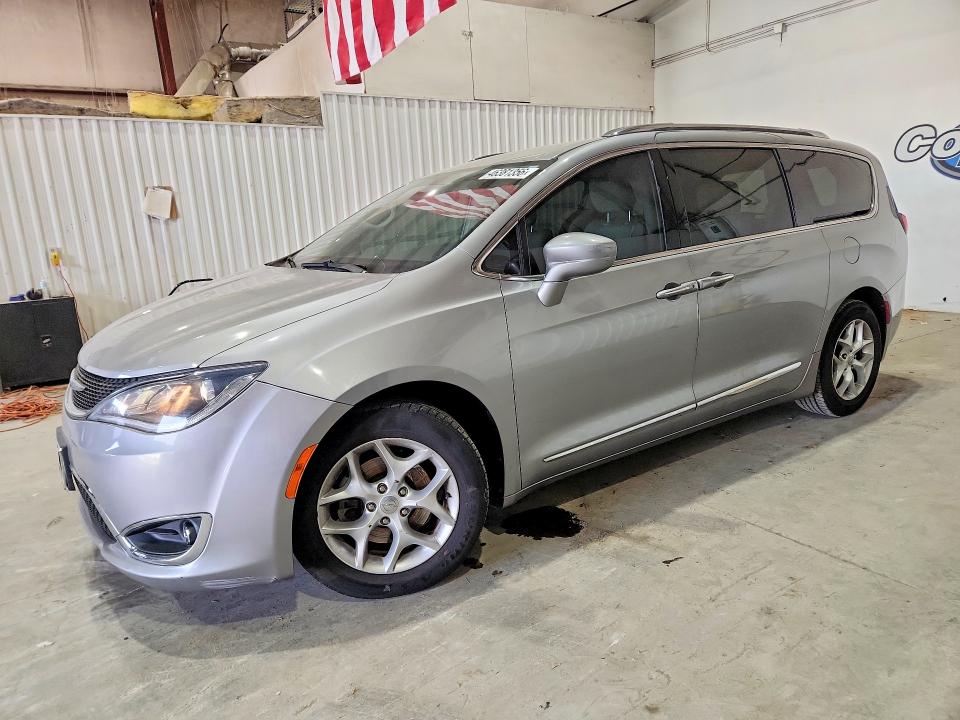 Продажа на аукционе авто 2018 Chrysler Pacifica, vin: 2C4RC1BG9JR247698, номер лота: 46381356
