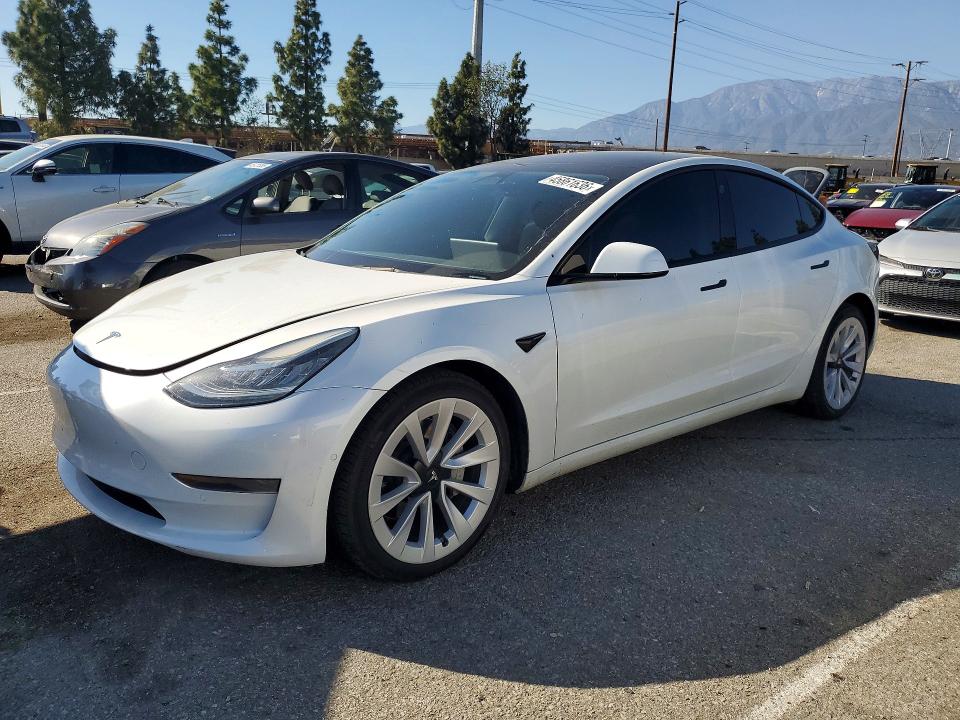 45861636 :رقم المزاد ، 5YJ3E1EA2NF245896 vin ، 2022 Tesla Model 3 مزاد بيع