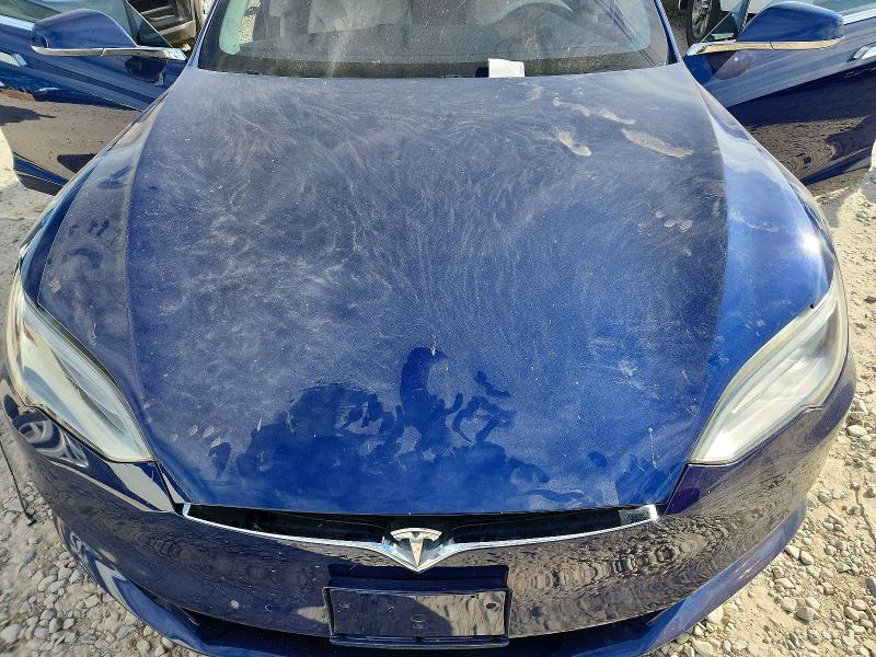 2018 Tesla Model S მანქანა იყიდება აუქციონზე, vin: 5YJSA1E28JF282820, აუქციონის ნომერი: 45825116