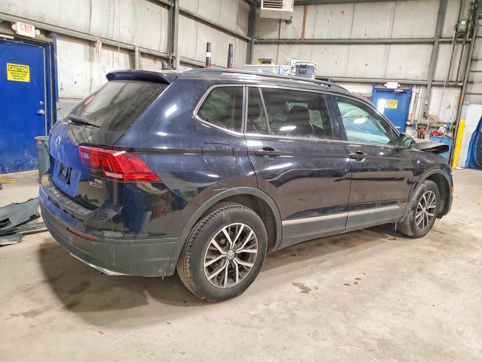 76444335 :رقم المزاد ، 3VV2B7AX1JM198529 vin ، 2018 Volkswagen Tiguan مزاد بيع