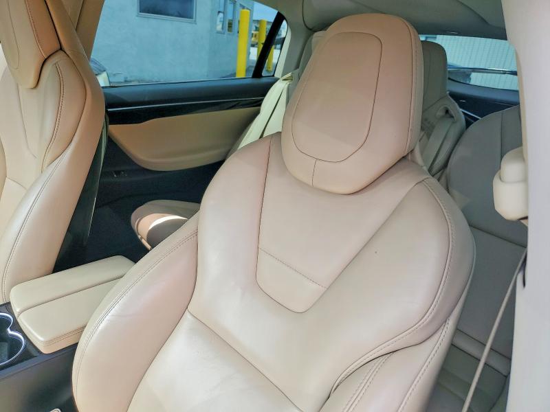 48313196 :رقم المزاد ، 5YJXCAE22GF005170 vin ، 2016 Tesla Model X مزاد بيع