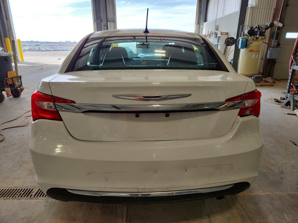 2012 Chrysler 200 მანქანა იყიდება აუქციონზე, vin: 1C3CCBCBXCN303747, აუქციონის ნომერი: 45589456