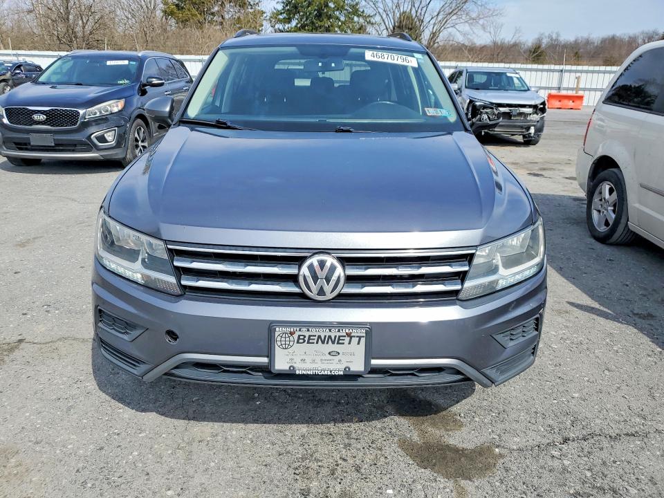 46870796 :رقم المزاد ، 3VV2B7AX5JM196671 vin ، 2018 Volkswagen Tiguan مزاد بيع