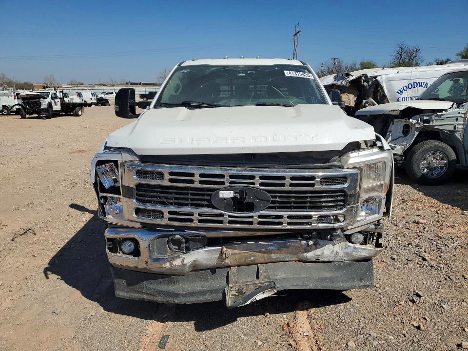Продажа на аукционе авто 2023 Ford F350, vin: 1FD8W3HTXPEC81833, номер лота: 47375426