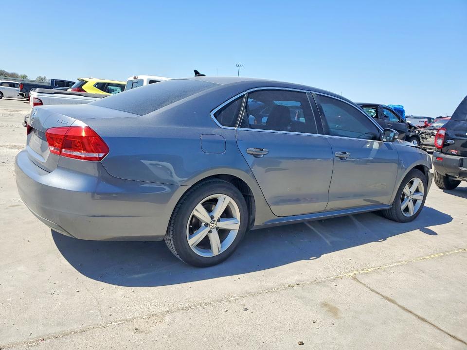 46750476 :رقم المزاد ، 1VWBT7A32FC013581 vin ، 2015 Volkswagen Passat مزاد بيع