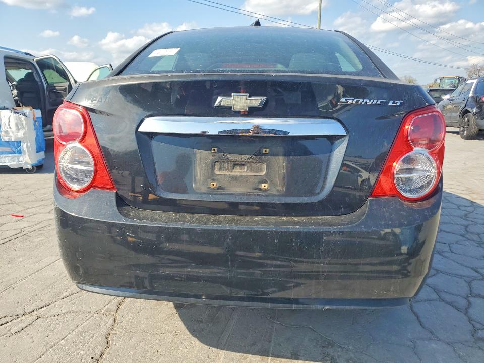 48142626 :رقم المزاد ، 1G1JC5SH3D4210921 vin ، 2013 Chevrolet Sonic مزاد بيع