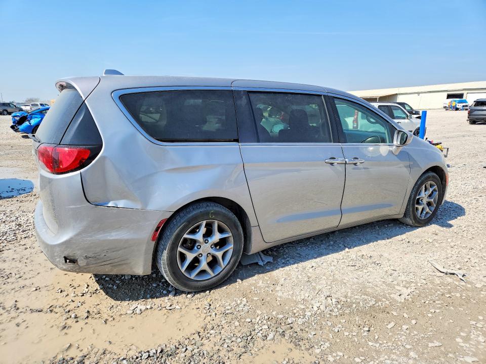 46972946 :رقم المزاد ، 2C4RC1FG6JR126461 vin ، 2018 Chrysler Pacifica مزاد بيع