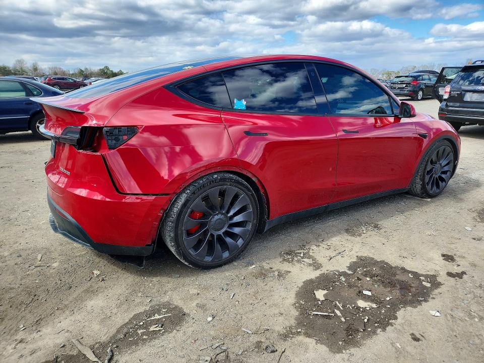 46188956 :رقم المزاد ، 7SAYGDEF8NF327776 vin ، 2022 Tesla Model Y مزاد بيع