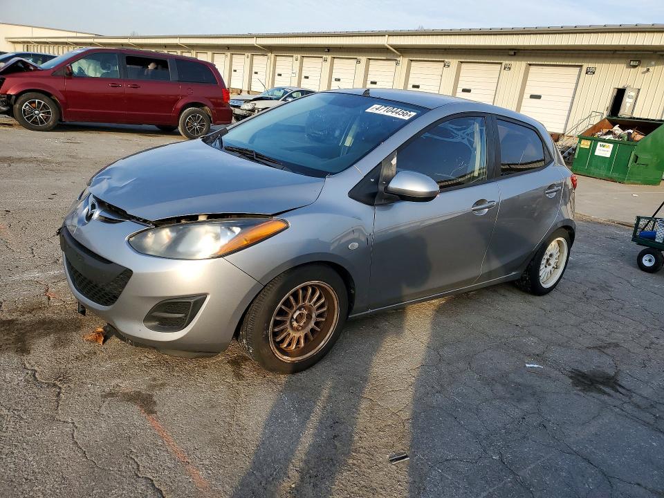 47104456 :رقم المزاد ، JM1DE1KZ1C0151051 vin ، 2012 Mazda Mazda2 مزاد بيع