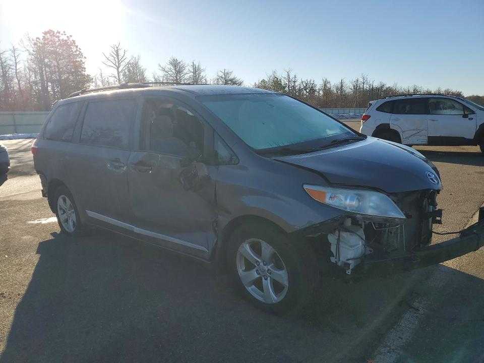 Продажа на аукционе авто 2017 Toyota Sienna, vin: 5TDKZ3DC1HS808029, номер лота: 41610356