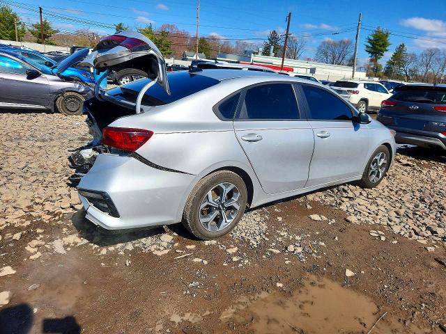 47215816 :رقم المزاد ، 3KPF24AD7ME386653 vin ، 2021 Kia Forte مزاد بيع