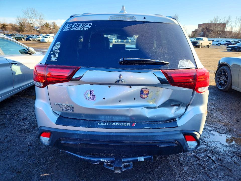 Продаж на аукціоні авто 2020 Mitsubishi Outlander, vin: JA4AZ3A3XLZ008640, номер лоту: 79460665