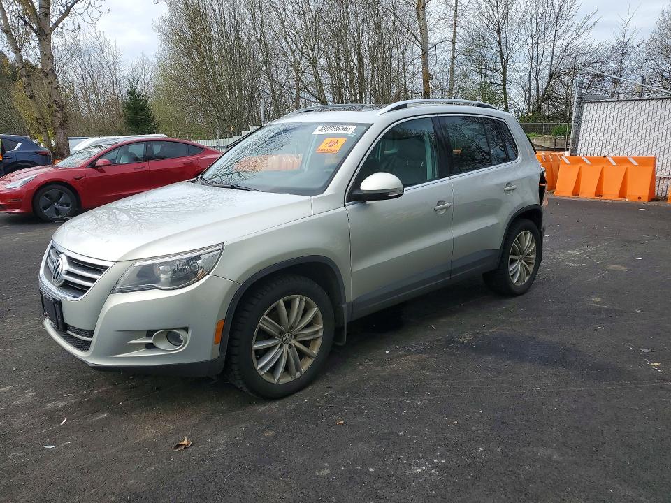 48090656 :رقم المزاد ، WVGBV7AX2BW513941 vin ، 2011 Volkswagen Tiguan مزاد بيع