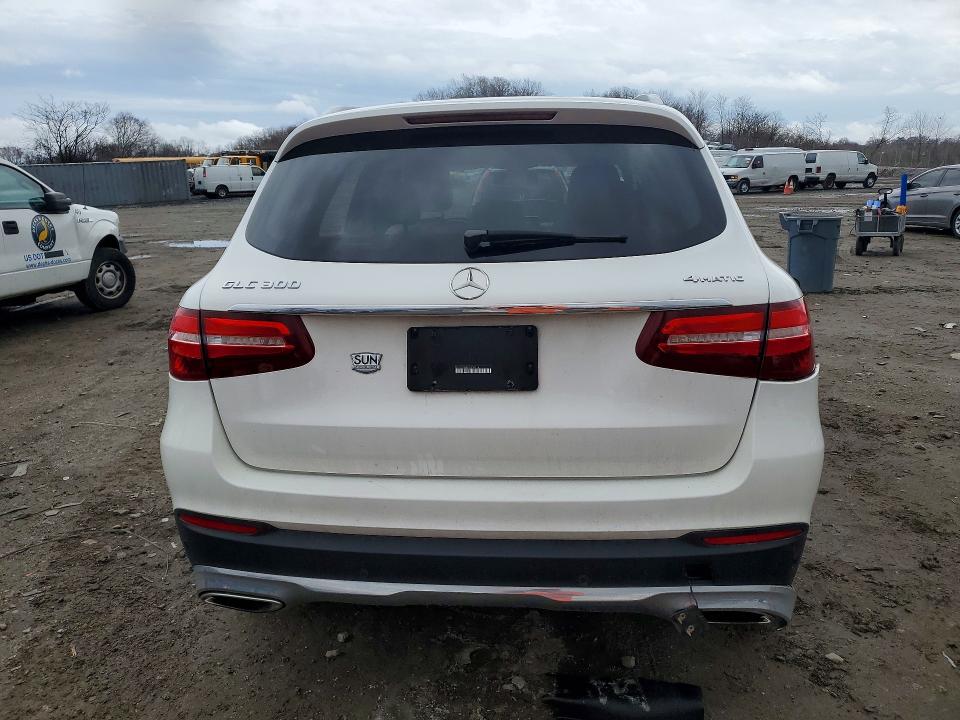 2018 Mercedes-benz Glc მანქანა იყიდება აუქციონზე, vin: WDC0G4KB7JF358318, აუქციონის ნომერი: 46009976