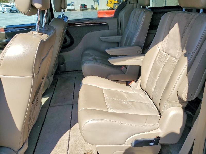 45450746 :رقم المزاد ، 2C4RC1GG9CR116900 vin ، 2012 Chrysler Town & Country مزاد بيع