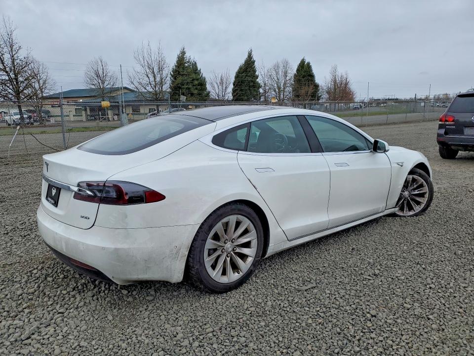 2016 Tesla Model S მანქანა იყიდება აუქციონზე, vin: 5YJSA1E29GF143885, აუქციონის ნომერი: 45873846
