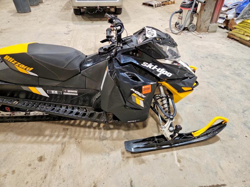 48144226 :رقم المزاد ، 2BPSUPHA9HV000249 vin ، 2017 Ski Mxz مزاد بيع