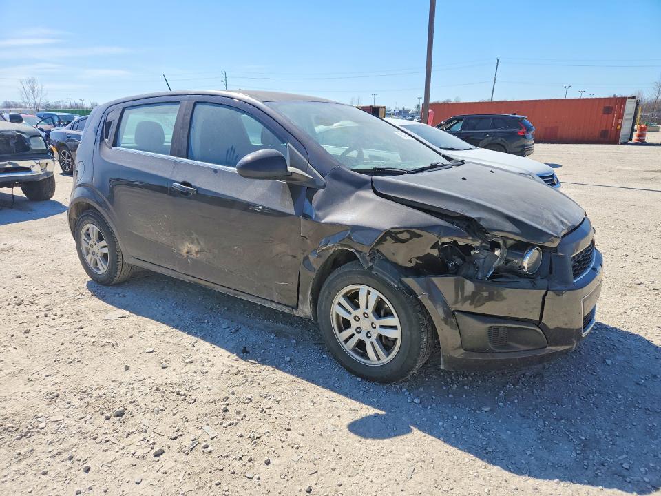 46497936 :رقم المزاد ، 1G1JC6SH5F4130139 vin ، 2015 Chevrolet Sonic مزاد بيع