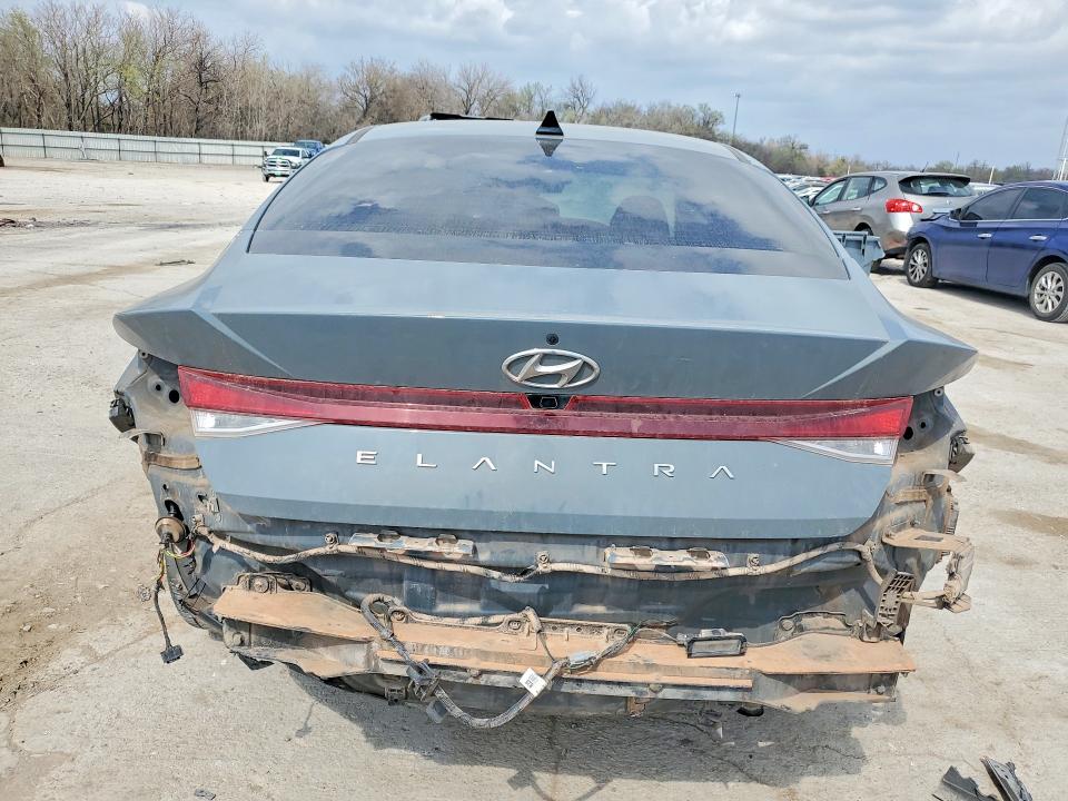 2022 Hyundai Elantra მანქანა იყიდება აუქციონზე, vin: KMHLM4AG3NU332675, აუქციონის ნომერი: 41841296