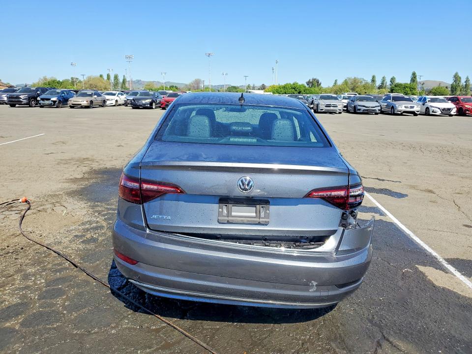 45991586 :رقم المزاد ، 3VWC57BU6MM030143 vin ، 2021 Volkswagen Jetta مزاد بيع