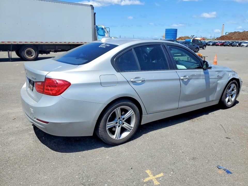 2013 Bmw 328 მანქანა იყიდება აუქციონზე, vin: WBA3A5G59DNP20217, აუქციონის ნომერი: 48001446