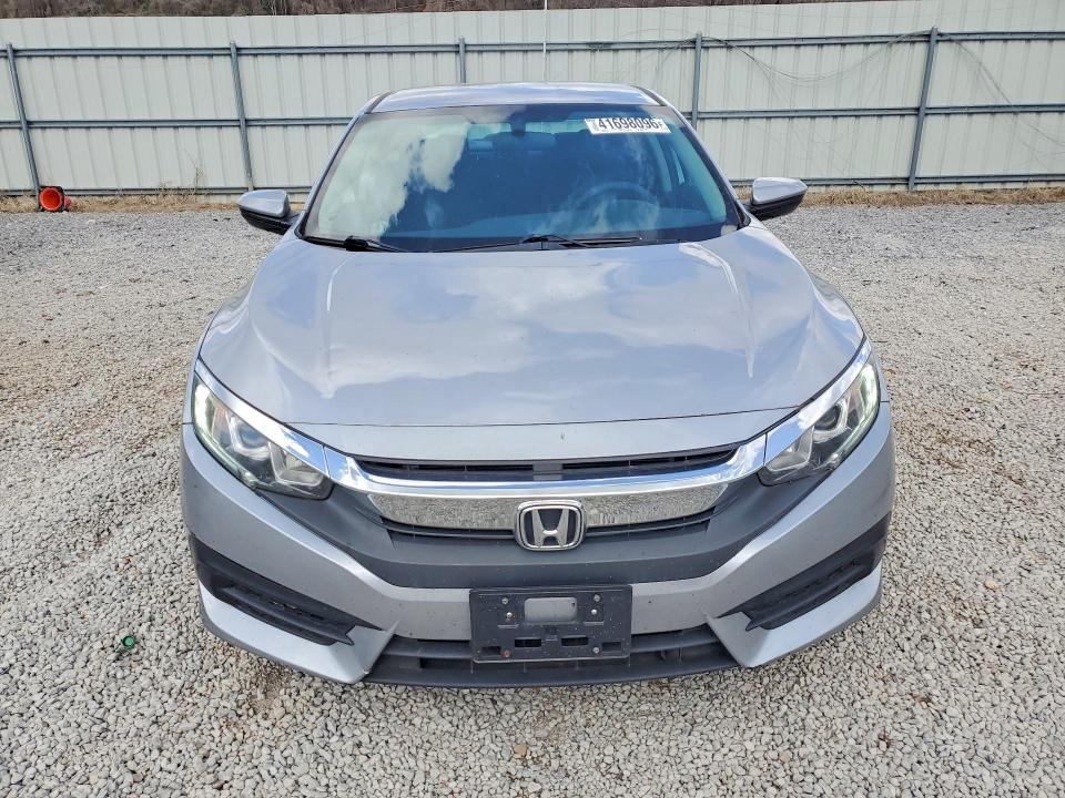 Продаж на аукціоні авто 2018 Honda Civic, vin: 2HGFC2F54JH577077, номер лоту: 41698096