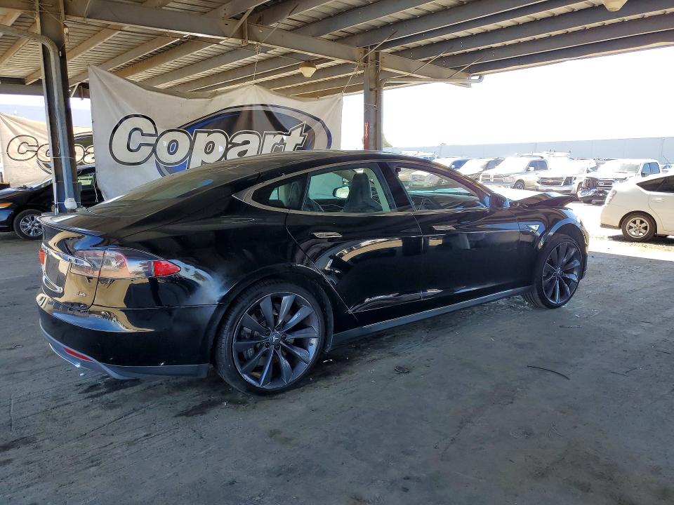 46175316 :رقم المزاد ، 5YJSA1CP8DFP07441 vin ، 2013 Tesla Model S مزاد بيع