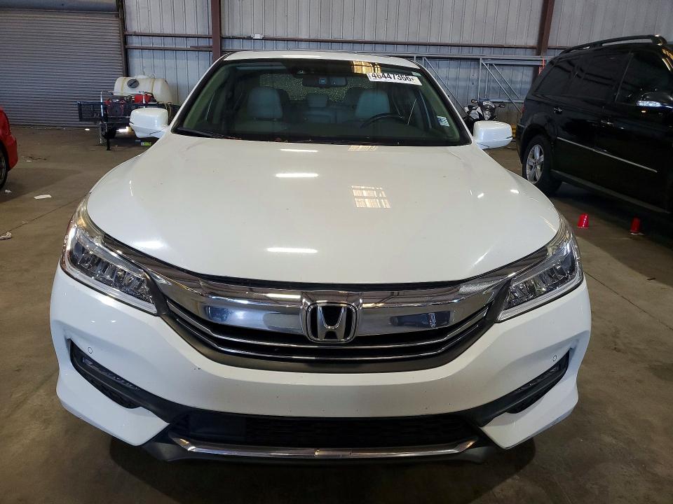 48499786 :رقم المزاد ، 1HGCR3F91HA045904 vin ، 2017 Honda Accord مزاد بيع