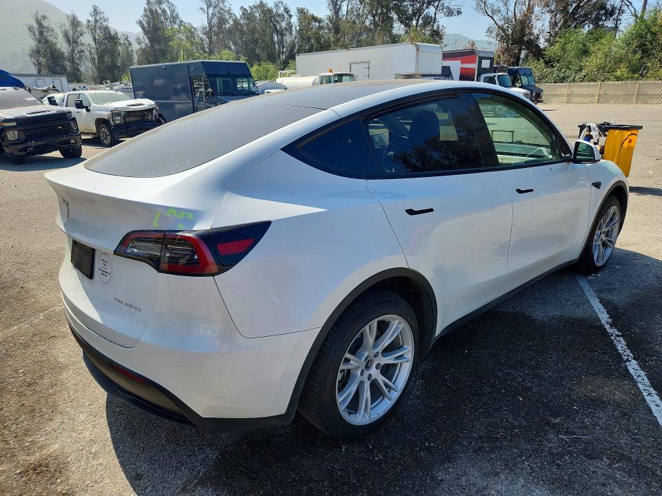 Продаж на аукціоні авто 2023 Tesla Model Y, vin: 7SAYGDEE5PF588566, номер лоту: 47392346