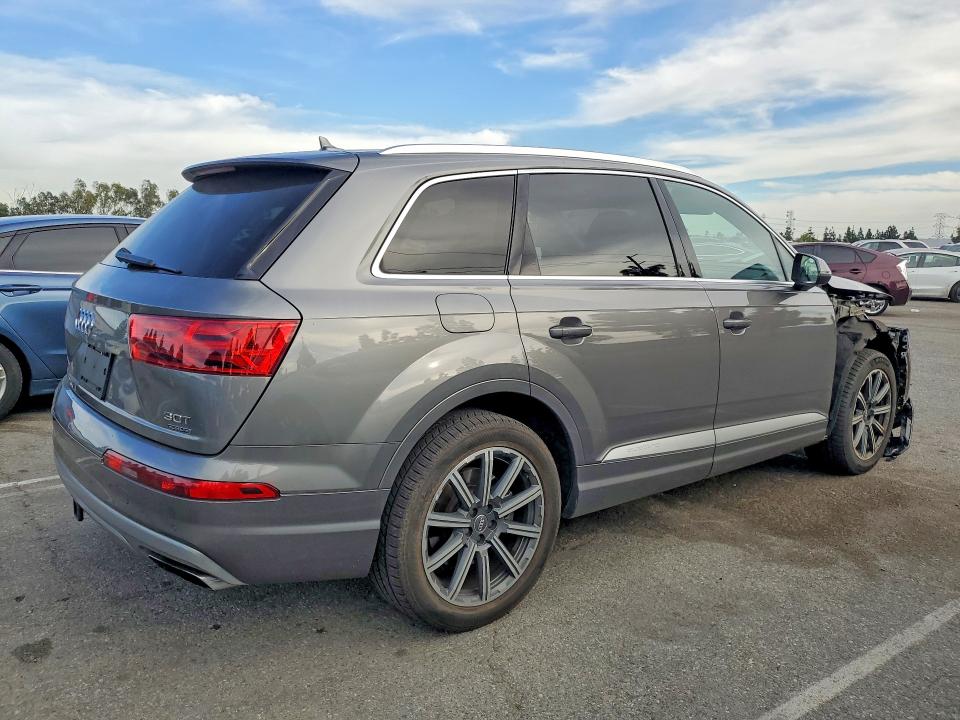 Продажа на аукционе авто 2017 Audi Q7, vin: WA1LAAF77HD000886, номер лота: 46300526