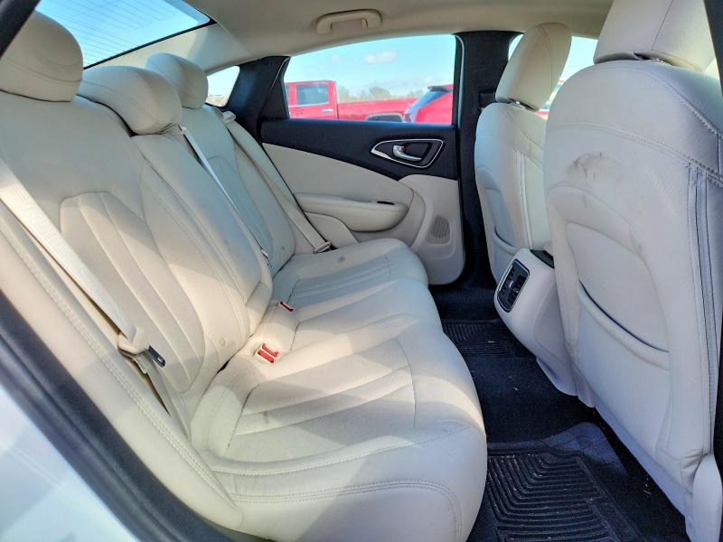 41983306 :رقم المزاد ، 1C3CCCAB9FN561836 vin ، 2015 Chrysler 200 مزاد بيع
