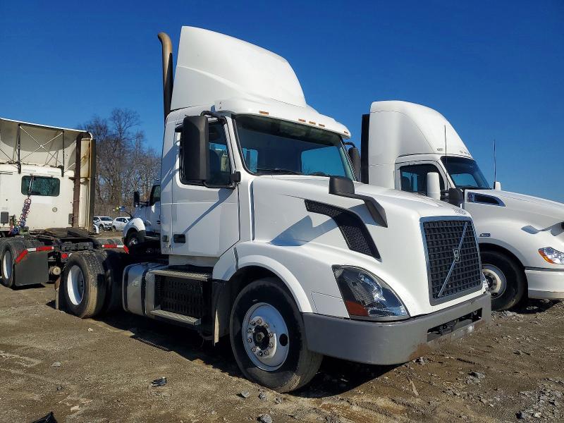 Продаж на аукціоні авто 2016 Volvo Vnl, vin: 4V4N39TG0GN965520, номер лоту: 77516195