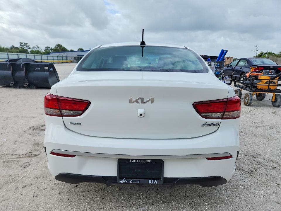 48168636 :رقم المزاد ، 3KPA24AD6NE492250 vin ، 2022 Kia Rio مزاد بيع