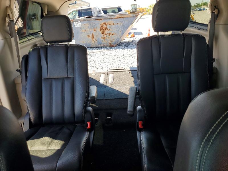 47019226 :رقم المزاد ، 2C4RC1BG7GR142229 vin ، 2016 Chrysler Town & Country مزاد بيع