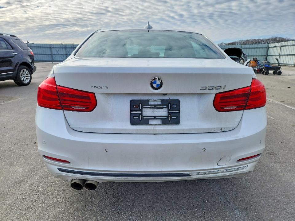 46412146 :رقم المزاد ، WBA8D9G35HNU63663 vin ، 2017 Bmw 330 مزاد بيع