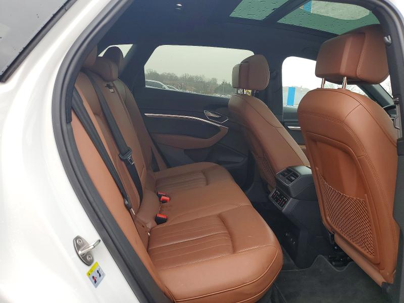 78952315 :رقم المزاد ، WA1LAAGE8NB012291 vin ، 2022 Audi E-tron مزاد بيع