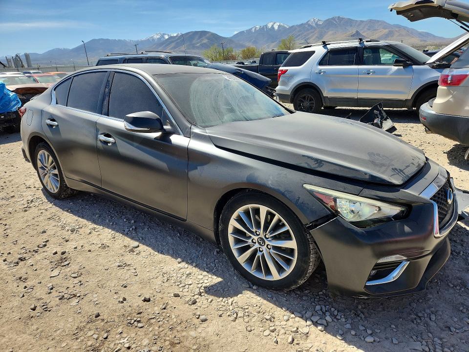 47270906 :رقم المزاد ، JN1EV7AR6JM440458 vin ، 2018 Infiniti Q50 مزاد بيع