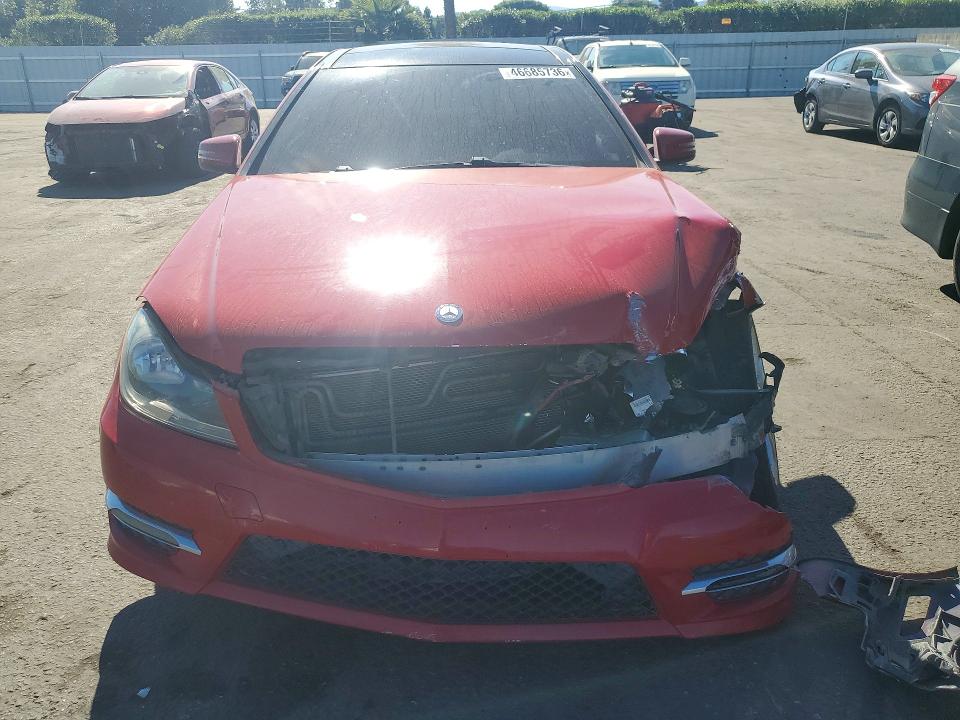 Продажа на аукционе авто 2015 Mercedes-benz C, vin: WDDGJ4HB0FG367981, номер лота: 46685736