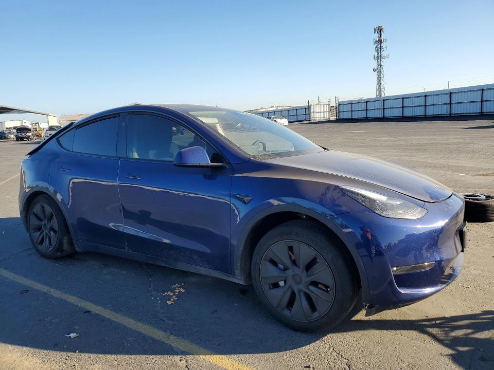 45613086 :رقم المزاد ، 7SAYGAEE7SF284940 vin ، 2025 Tesla Model Y مزاد بيع