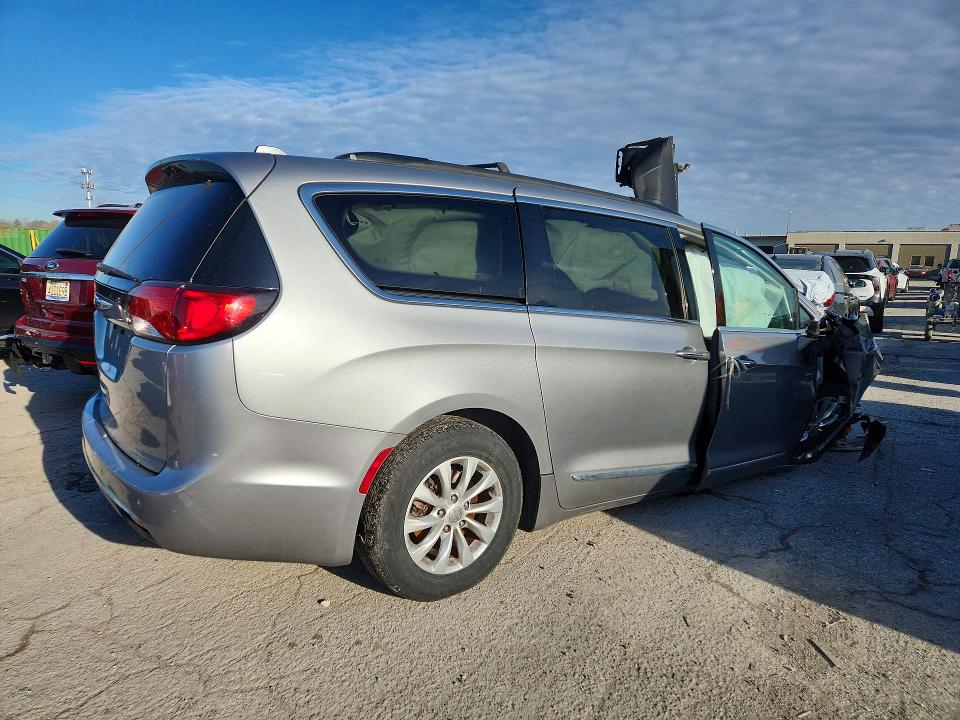 Продаж на аукціоні авто 2017 Chrysler Pacifica, vin: 2C4RC1BG7HR758918, номер лоту: 46689216