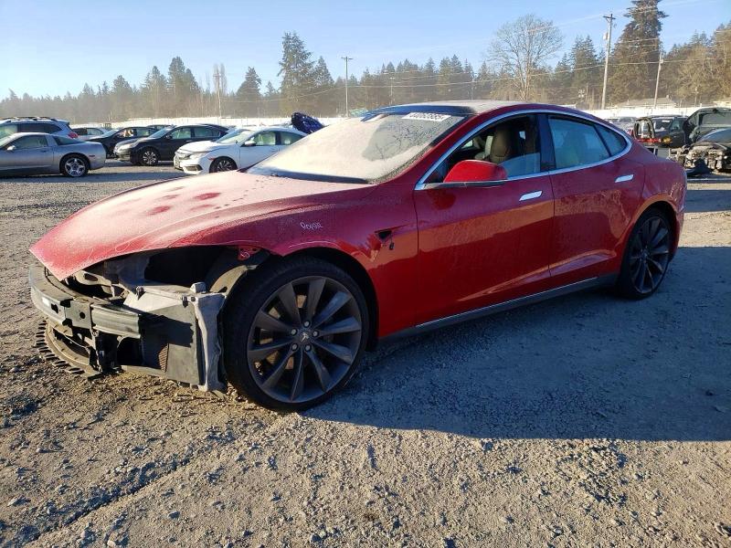 46210456 :رقم المزاد ، 5YJSA1E18FF118157 vin ، 2015 Tesla Model S مزاد بيع