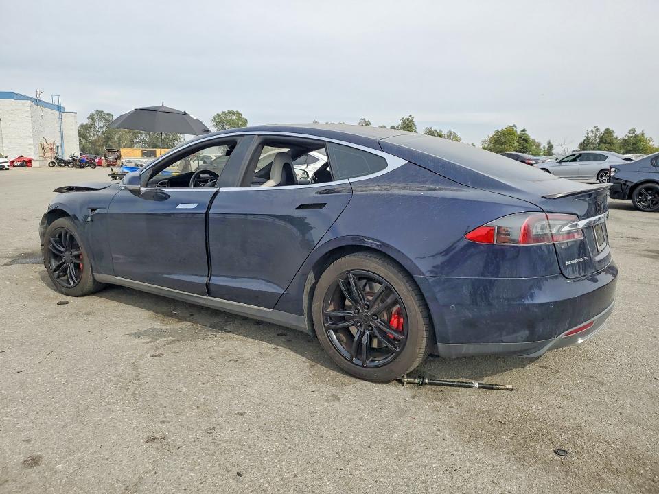 47610396 :رقم المزاد ، 5YJSA1H11EFP55806 vin ، 2014 Tesla Model S مزاد بيع
