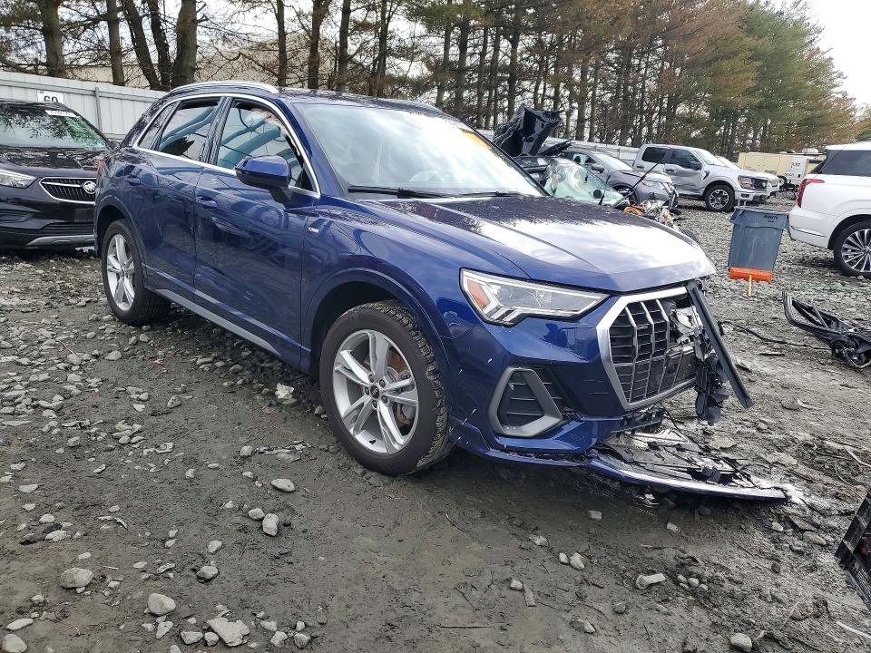 45808876 :رقم المزاد ، WA1EECF32N1020093 vin ، 2022 Audi Q3 مزاد بيع