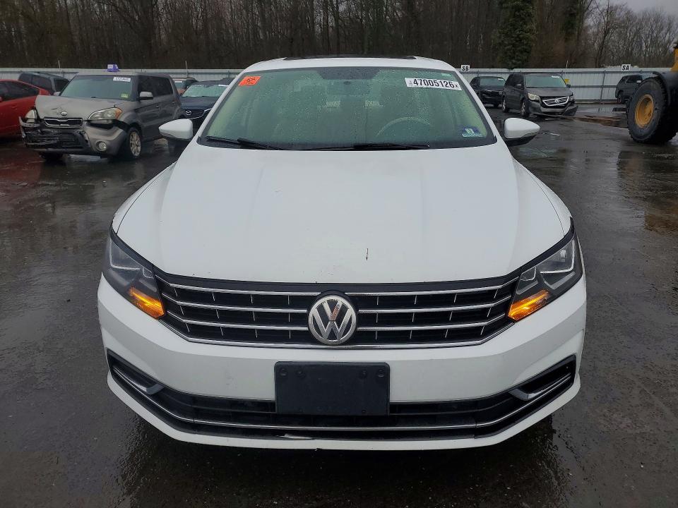 Продажа на аукционе авто 2017 Volkswagen Passat, vin: 1VWBT7A32HC038497, номер лота: 47005126