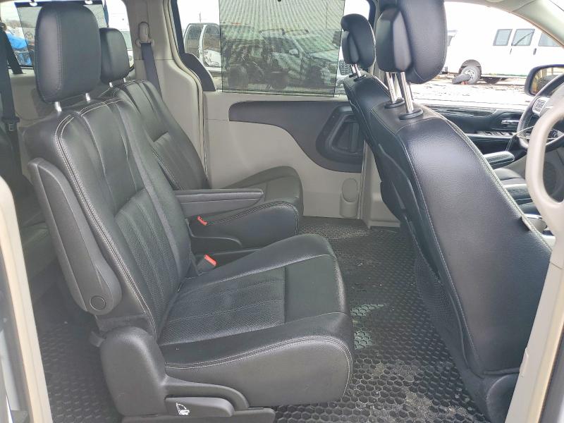 46879106 :رقم المزاد ، 2C4RC1CG7GR150703 vin ، 2016 Chrysler Town & Country مزاد بيع